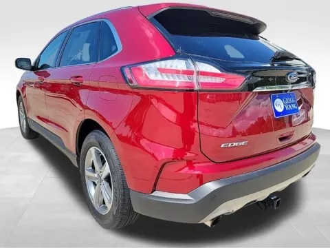 More photos of 2019 Ford Edge SEL at Gregg Young of Newton, IA