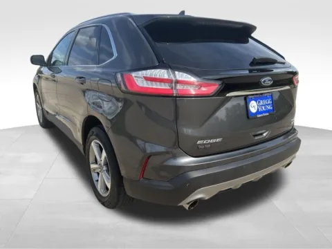 More photos of 2019 Ford Edge SEL at Gregg Young of Newton, IA