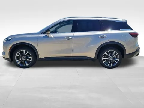 Photos of 2024 INFINITI QX60 LUXE for sale in Newton, IA at Gregg Young of Newton