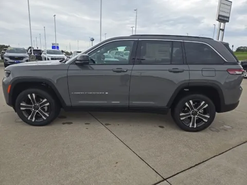 Photos of 2027 Jeep Grand Cherokee Limited for sale in Newton, IA at Gregg Young of Newton