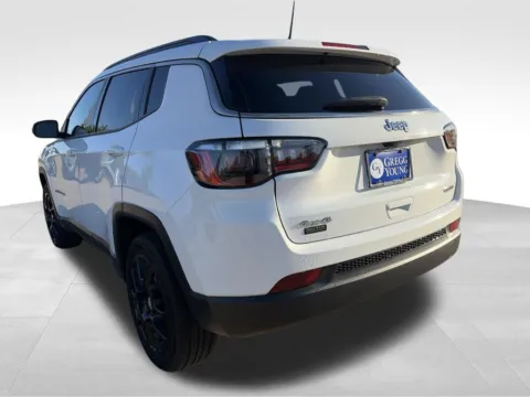 More photos of 2023 Jeep Compass Latitude Lux at Gregg Young of Newton, IA