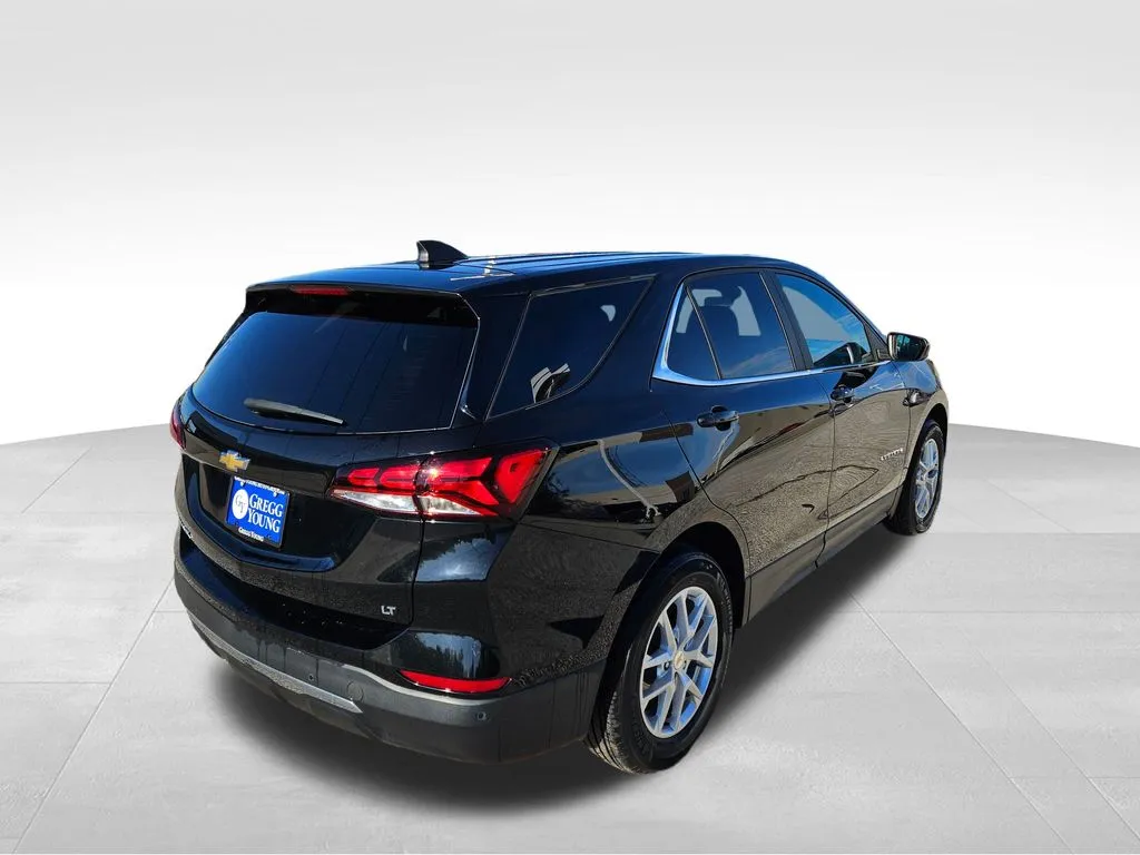 2022 Chevrolet Equinox LT photo 3
