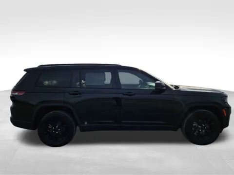 More photos of 2024 Jeep Grand Cherokee L Altitude at Gregg Young of Plattsmouth, NE