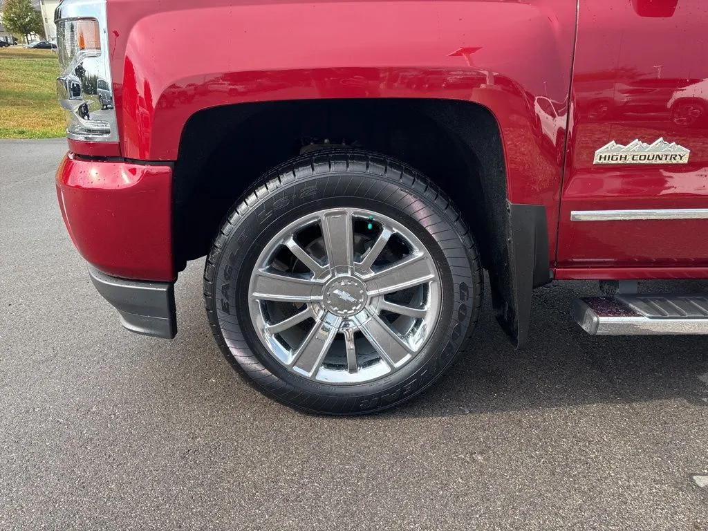 2018 Chevrolet Silverado 1500 High Country Sport photo 4