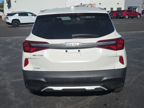More photos of 2023 Kia Seltos LX at Outten Chevrolet of Hamburg, PA