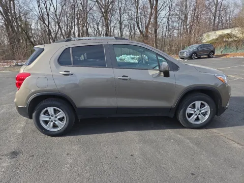 Photos of 2022 Chevrolet Trax LT for sale in Hamburg, PA at Outten Chevrolet of Hamburg