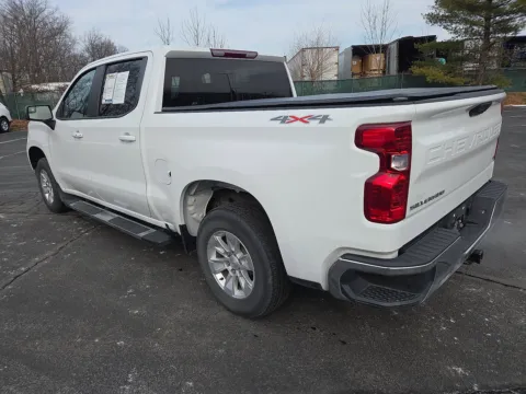 More photos of 2022 Chevrolet Silverado 1500 LT at Outten Chevrolet of Hamburg, PA