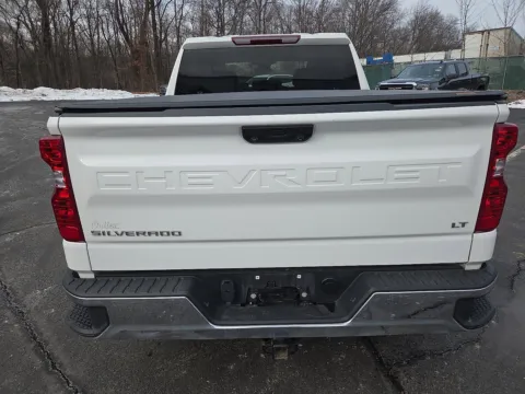 More photos of 2022 Chevrolet Silverado 1500 LT at Outten Chevrolet of Hamburg, PA