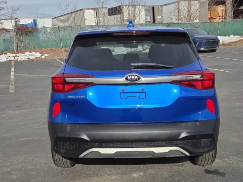 More photos of 2021 Kia Seltos LX at Outten Chevrolet of Hamburg, PA