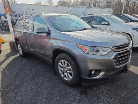 Gray 2018 Chevrolet Traverse LT Cloth for sale in Hamburg, PA