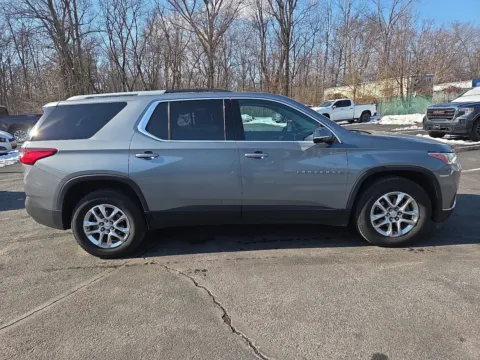 Photos of 2018 Chevrolet Traverse LT Cloth for sale in Hamburg, PA at Outten Chevrolet of Hamburg