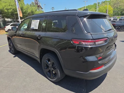 More photos of 2022 Jeep Grand Cherokee L Altitude at Outten Chevrolet of Hamburg, PA