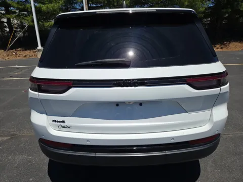 More photos of 2023 Jeep Grand Cherokee Altitude at Outten Chevrolet of Hamburg, PA