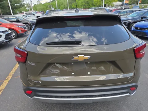 More photos of 2024 Chevrolet Trax LT at Outten Chevrolet of Hamburg, PA