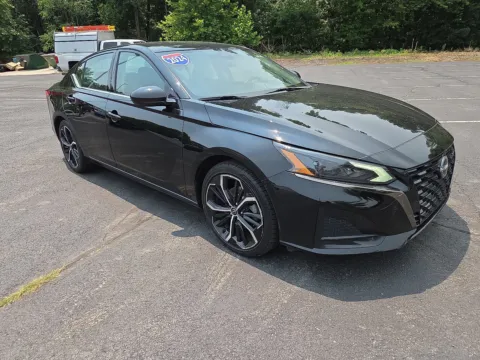Black 2024 Nissan Altima 2.5 SR for sale in Hamburg, PA