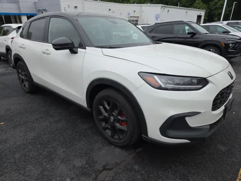 White 2025 Honda HR-V Sport for sale in Hamburg, PA