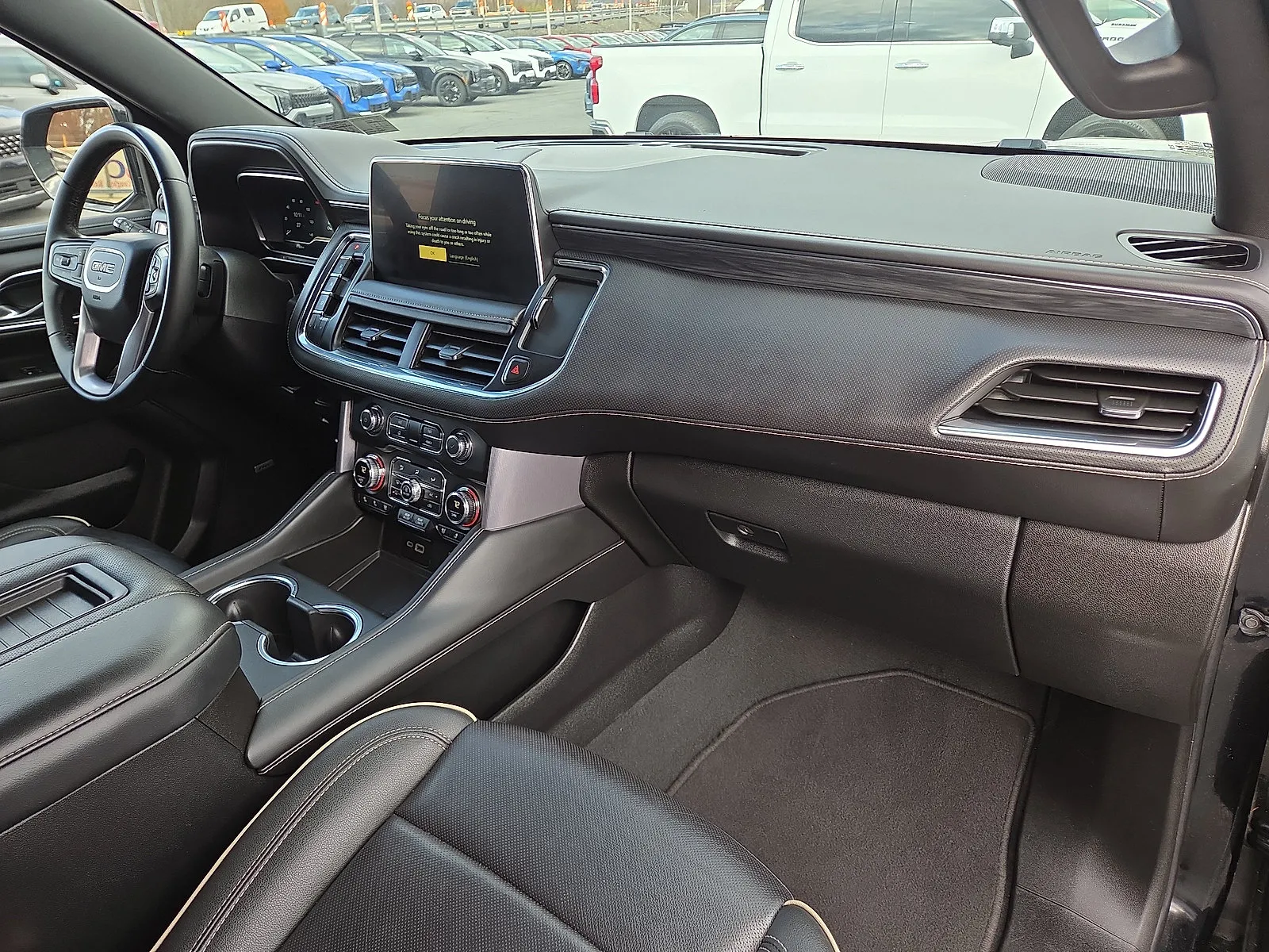 2024 GMC Yukon SLT - Photo 18
