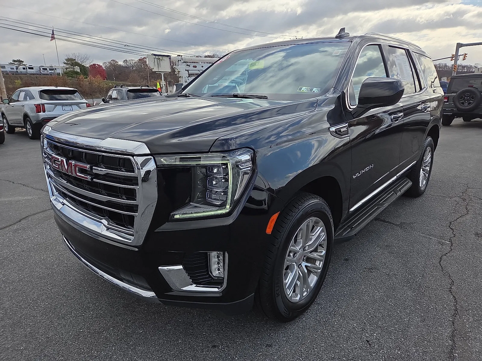 2024 GMC Yukon SLT - Photo 7