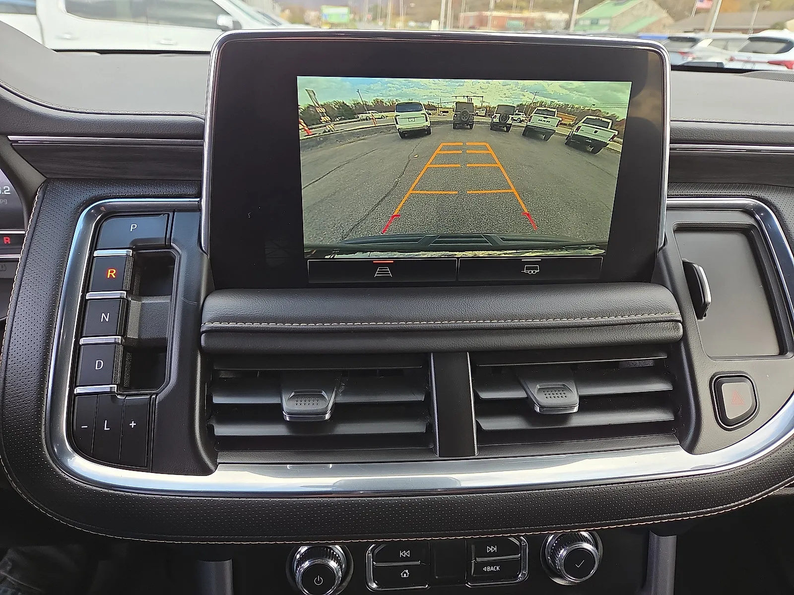 2024 GMC Yukon SLT - Photo 29