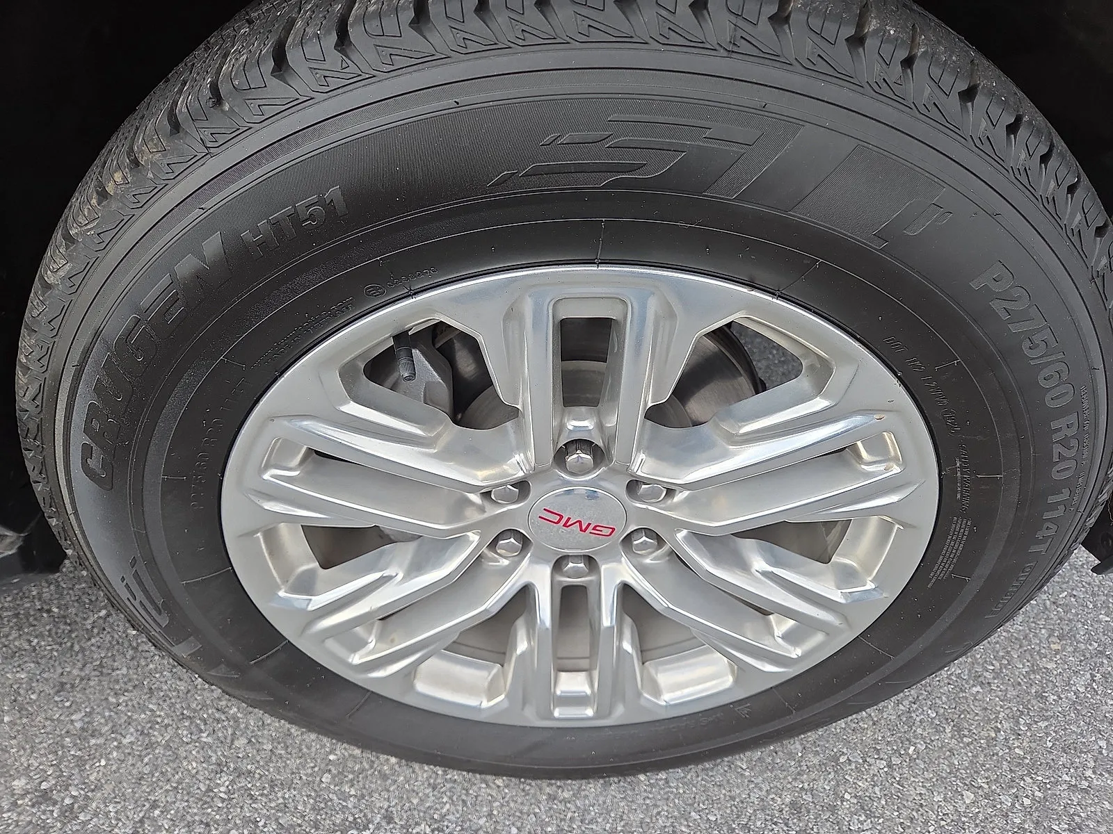 2024 GMC Yukon SLT - Photo 9