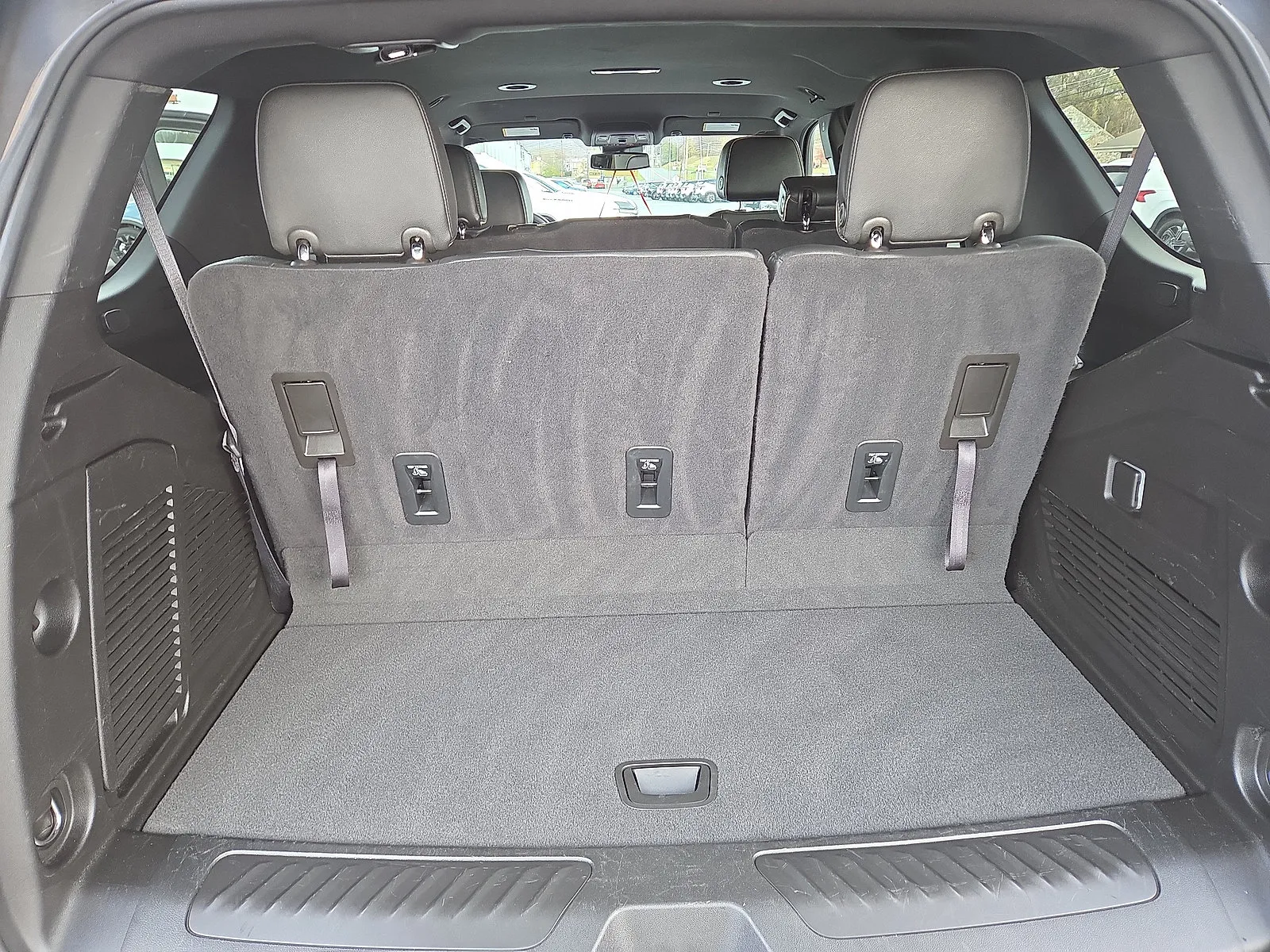 2024 GMC Yukon SLT - Photo 38