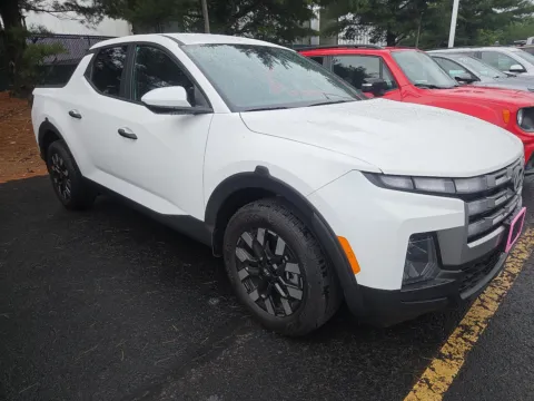 White 2025 Hyundai Santa Cruz SE for sale in Hamburg, PA