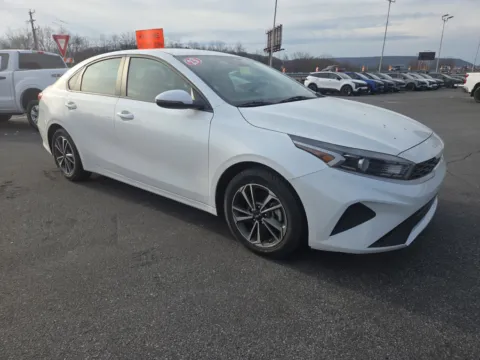 White 2023 Kia Forte LXS for sale in Hamburg, PA