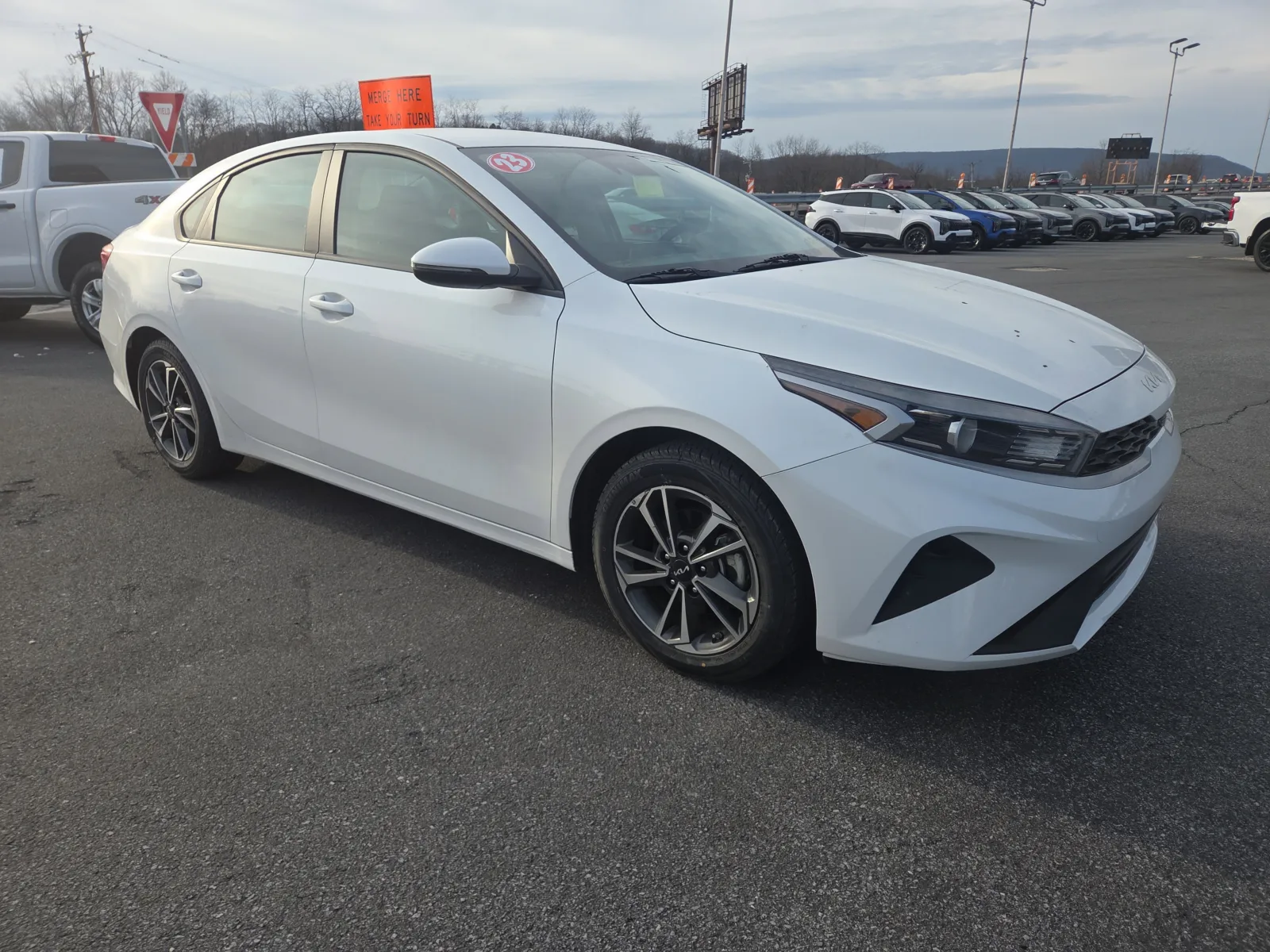 White 2023 Kia Forte LXS for sale in Hamburg, PA