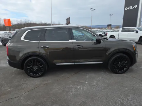Photos of 2020 Kia Telluride SX AWD for sale in Hamburg, PA at Outten Kia