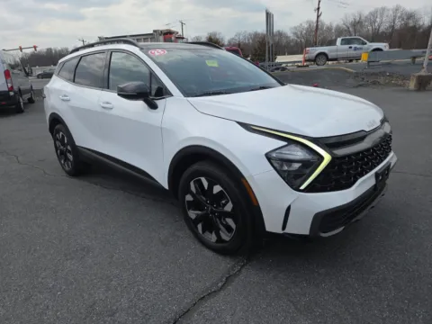 White 2023 Kia Sportage X-Line AWD for sale in Hamburg, PA