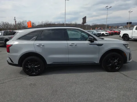 Photos of 2023 Kia Sorento SX Prestige AWD for sale in Hamburg, PA at Outten Kia