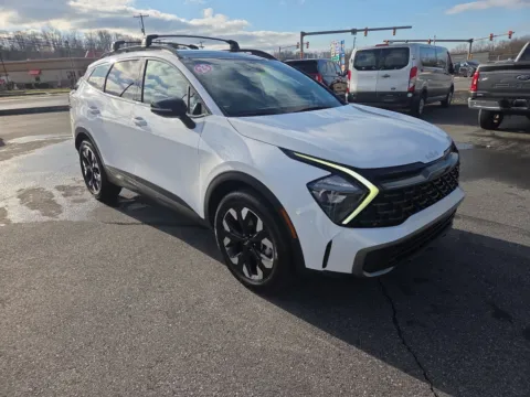 White 2023 Kia Sportage X-Line AWD for sale in Hamburg, PA