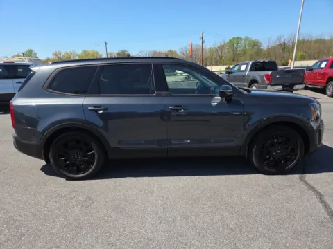 Photos of 2022 Kia Telluride SX AWD for sale in Hamburg, PA at Outten Kia