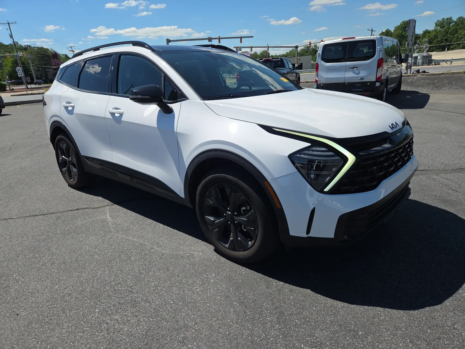 White 2025 Kia Sportage X-Line AWD for sale in Hamburg, PA