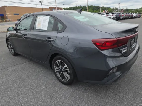 More photos of 2023 Kia Forte LXS at Outten Kia, PA