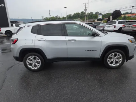 Photos of 2024 Jeep Compass Latitude for sale in Hamburg, PA at Outten Kia