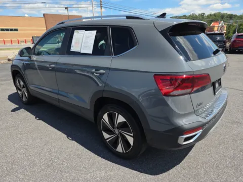 More photos of 2023 Volkswagen Taos SE at Outten Kia, PA