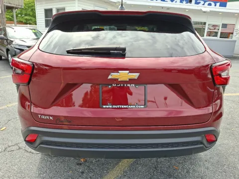More photos of 2024 Chevrolet Trax FWD SP at Outten Chevrolet Allentown, PA