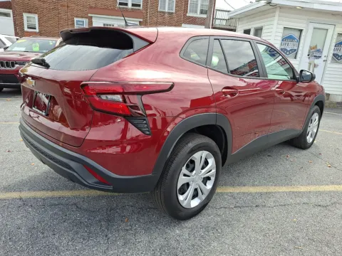 More photos of 2024 Chevrolet Trax FWD SP at Outten Chevrolet Allentown, PA