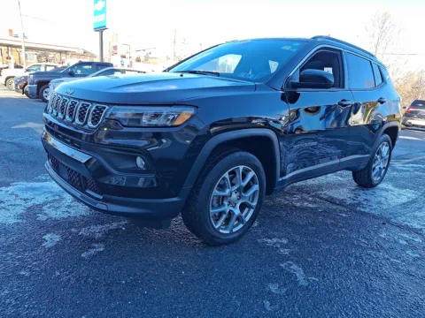 Black 2024 Jeep Compass Latitude Lux FWD for sale in Allentown, PA
