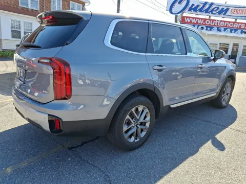 More photos of 2023 Kia Telluride LX at Outten Chevrolet Allentown, PA