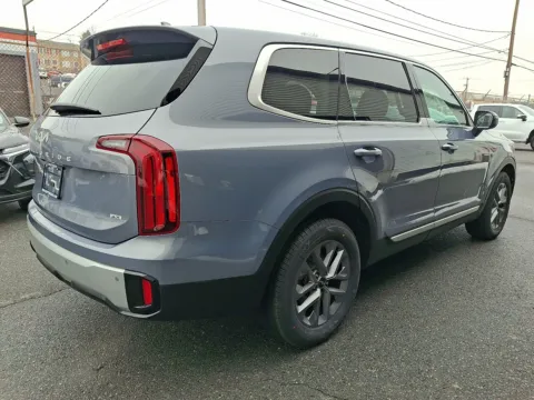More photos of 2023 Kia Telluride LX at Outten Chevrolet Allentown, PA