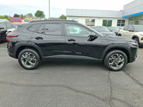 More photos of 2024 Chevrolet Trax FWD LT at Outten Chevrolet Allentown, PA