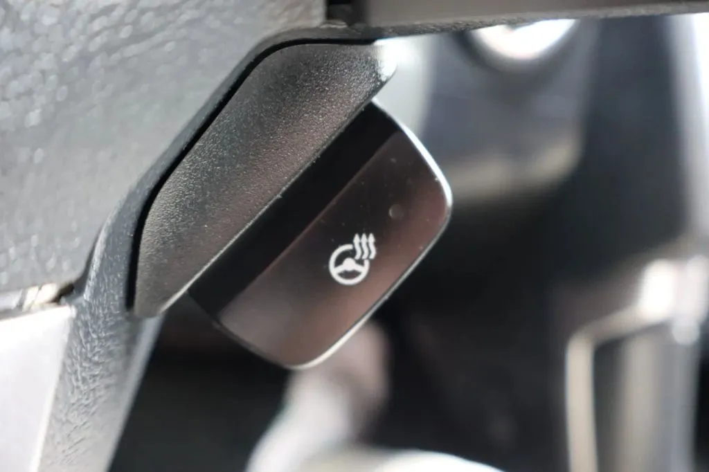 2018 Subaru Forester Touring - Photo 22