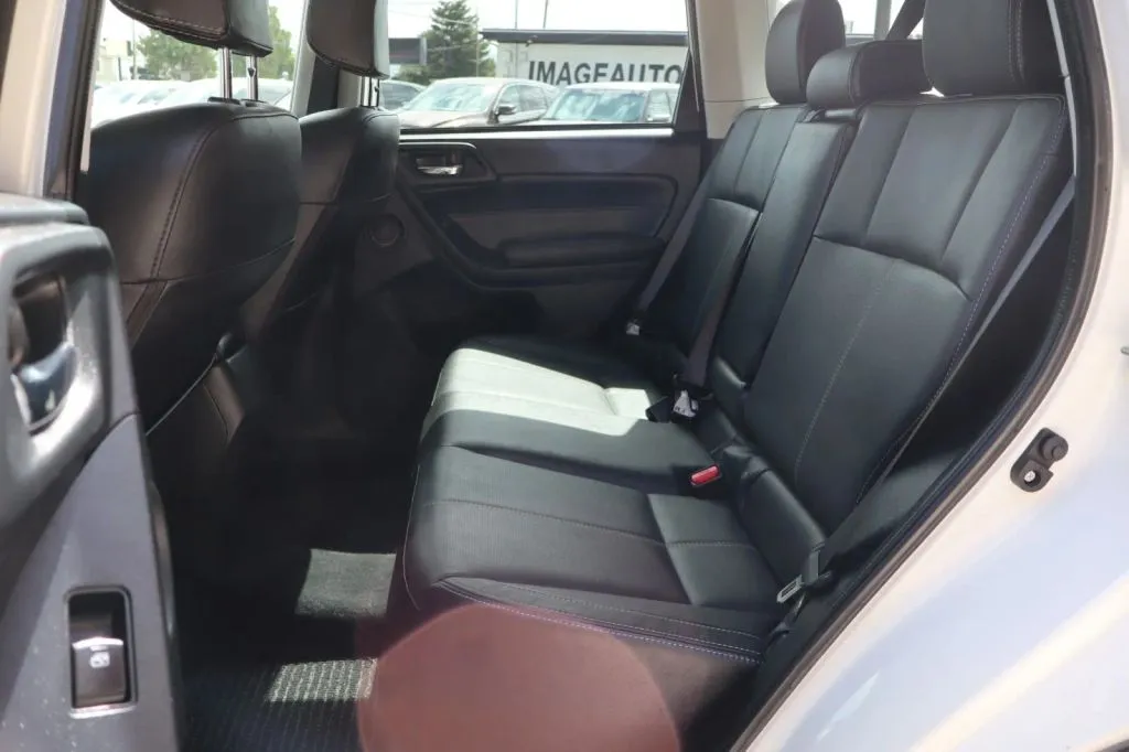 2018 Subaru Forester Touring - Photo 11