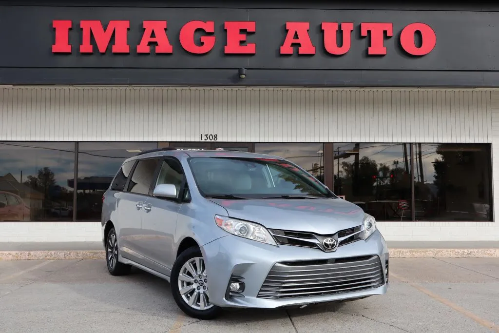 Silver 2019 Toyota Sienna XLE for sale in West Jordan, UT