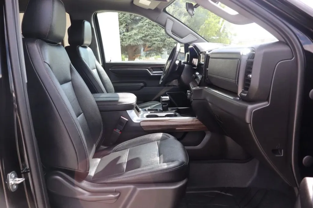 2023 Chevrolet Silverado 1500 RST - Photo 12