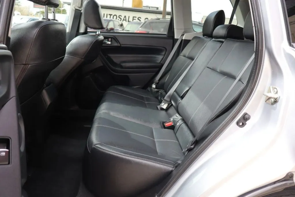 2018 Subaru Forester Touring - Photo 12