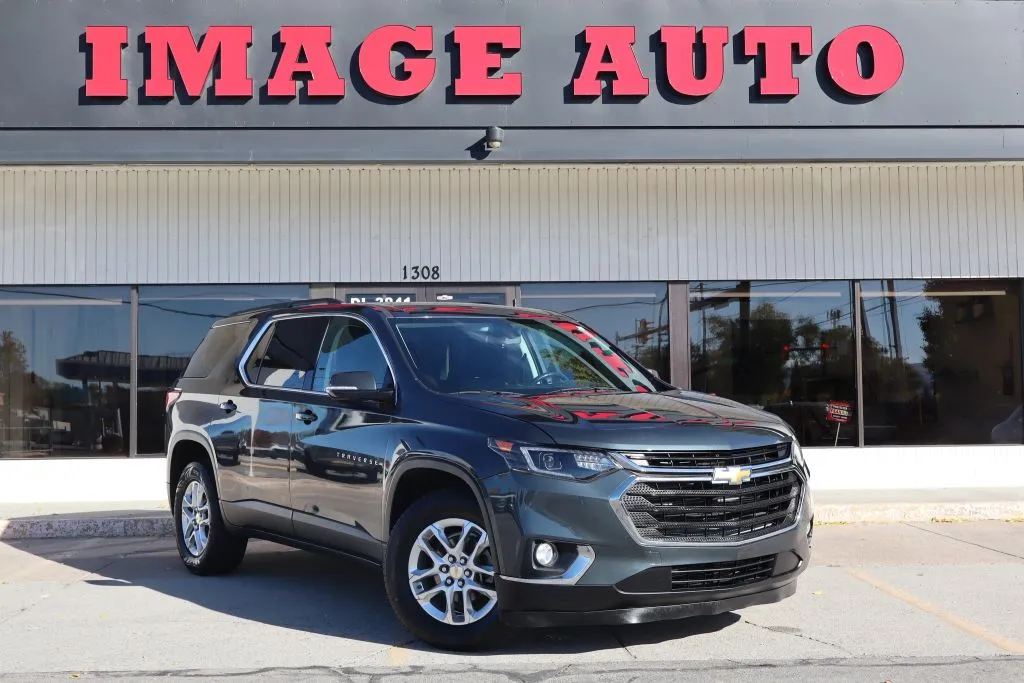 Gray 2019 Chevrolet Traverse LT Cloth for sale in West Jordan, UT
