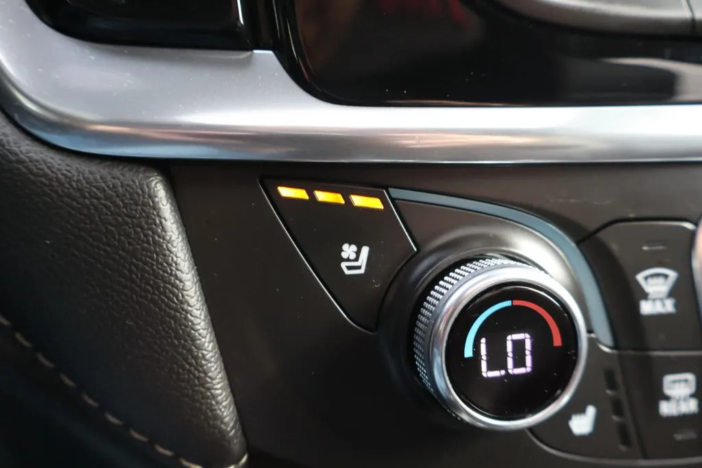 2023 Chevrolet Traverse Premier - Photo 29